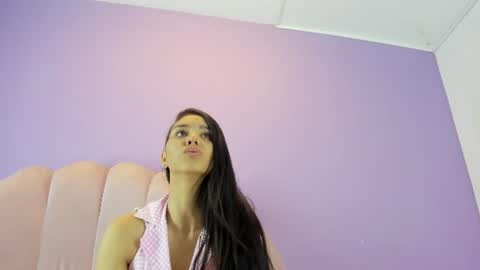 miajhonsonx online show from June 15, 3:04 pm