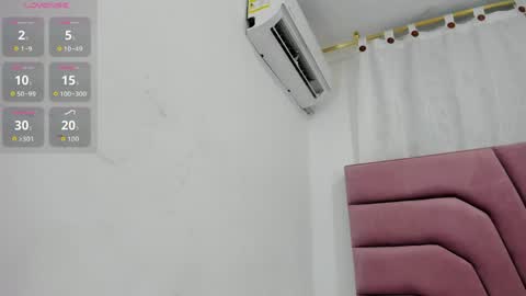 miajhonsonx online show from May 2, 6:36 pm