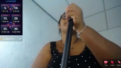 miajoseph_ online show from March 19, 4:07 am