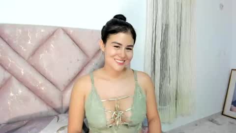 miakary online show from July 26, 1:25 am