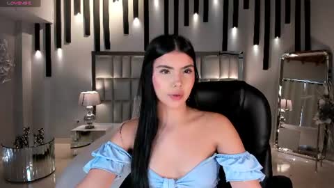 Call me Mia  online show from June 22, 6:48 pm