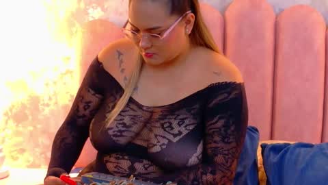 Mia online show from May 22, 4:30 am