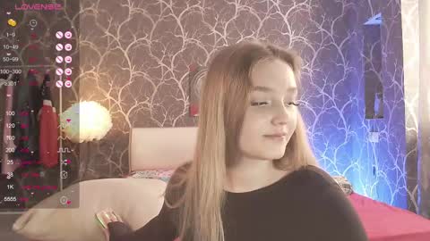 Mia online show from May 2, 2:56 pm