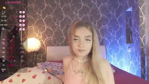 Mia online show from June 22, 12:56 pm
