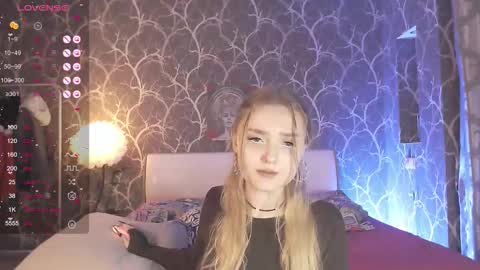 Mia online show from February 21, 5:16 pm