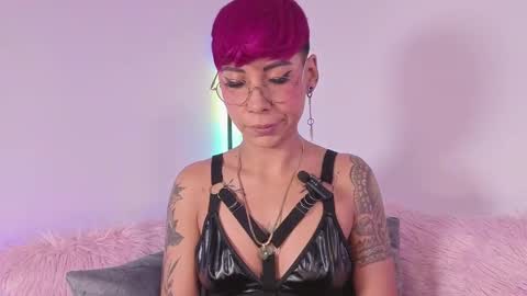 Mia Morgann online show from November 19, 1:32 pm