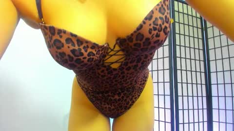 Mia  online show from March 10, 9:40 pm