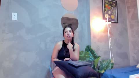 Mia online show from September 30, 8:52 pm