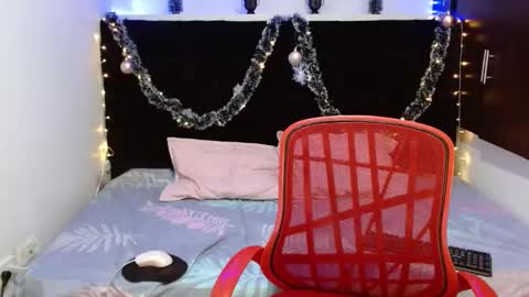 Snapshot of miapeyton chatting on December 29, 3:13 pm Mia Peyton   online show from December 29, 3:13 pm