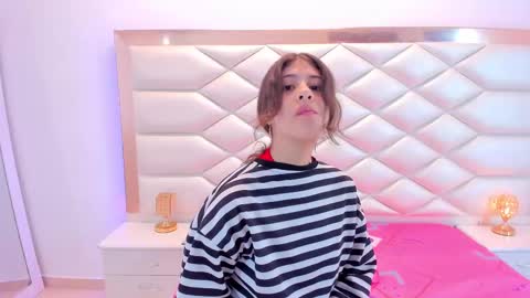 Sweetie Mia online show from February 28, 12:20 pm