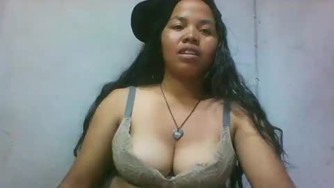 miarii online show from April 25, 3:20 pm