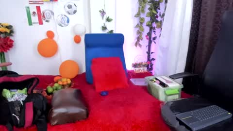 Mia Milf online show from July 18, 12:12 am