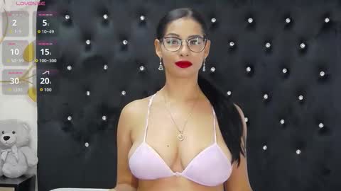 Snapshot of miaryder29 chatting on October 27, 1:11 pm Mia online show from October 27, 1:11 pm