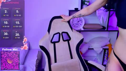 Mia  online show from November 24, 9:02 pm