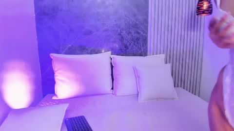 miascott5 online show from March 11, 9:15 pm