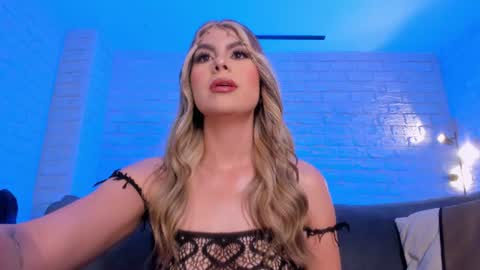 Mia Silva online show from June 17, 11:59 am