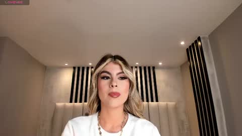 Mia Silva online show from June 22, 10:55 am