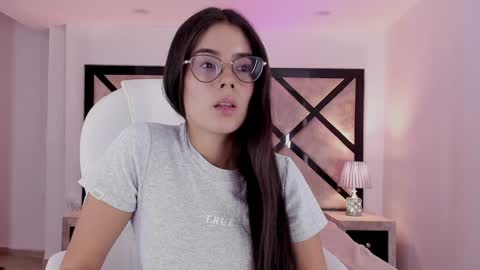 Mia online show from January 15, 11:19 pm