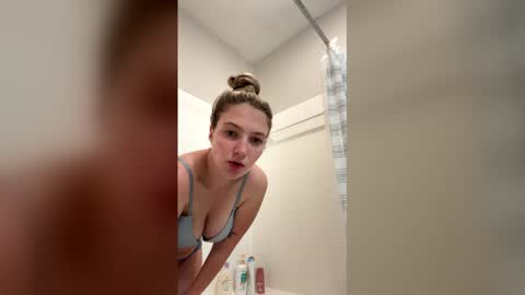 miasmith_001 online show from May 11, 11:35 pm