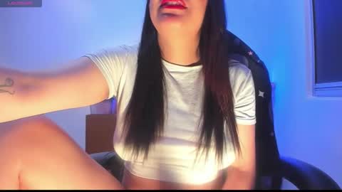 Mia online show from May 2, 10:10 am