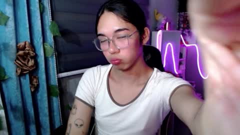 Mia online show from February 24, 7:50 pm