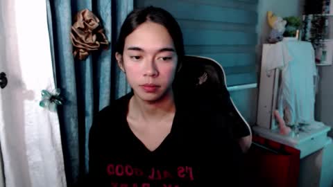 Mia online show from March 2, 7:09 pm