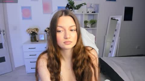 Snapshot of miavixxenn chatting on September 20, 3:31 am Mia online show from September 20, 3:31 am