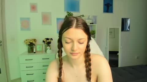 Snapshot of miavixxenn chatting on September 12, 4:03 am Mia online show from September 12, 4:03 am