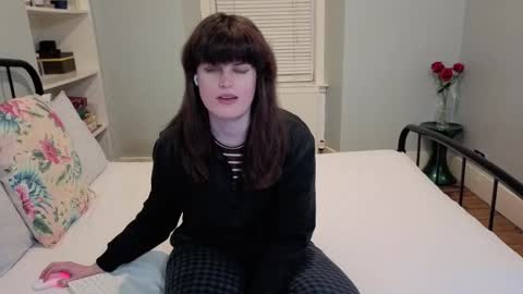 Mia  online show from February 25, 9:51 pm