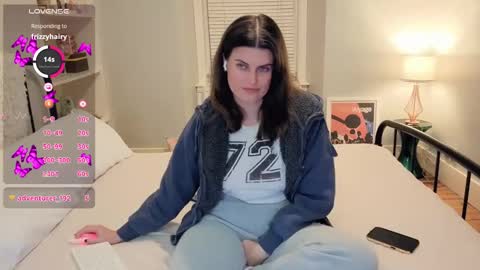 Mia  online show from October 25, 10:32 pm