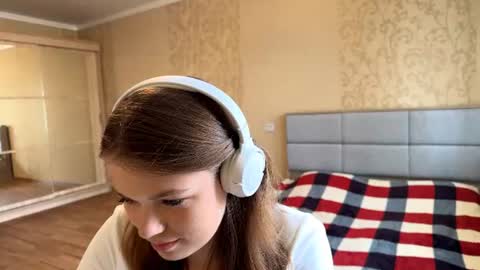 Mia online show from July 26, 10:13 am