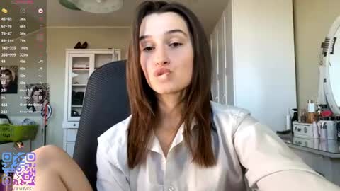 Emily online show from August 8, 2:27 pm