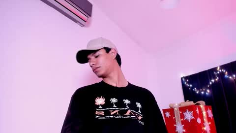 michael_vidal online show from December 4, 4:12 am