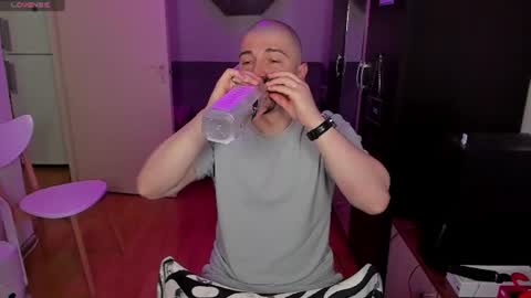 Michael online show from July 8, 1:31 am