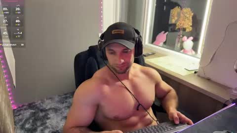 michaelbradley_for_u online show from August 4, 8:49 pm