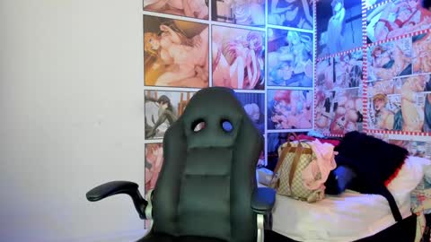 michel_lopez18 online show from February 2, 10:56 am