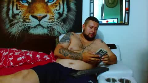 Snapshot of michell_myers chatting on February 6, 1:05 am michell_myers online show from February 6, 1:05 am