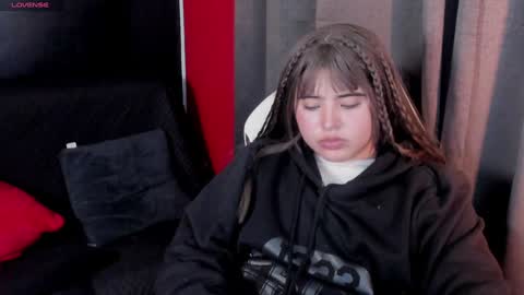 Snapshot of michell_petty01 chatting on January 24, 6:46 pm michell_petty01 online show from January 24, 6:46 pm
