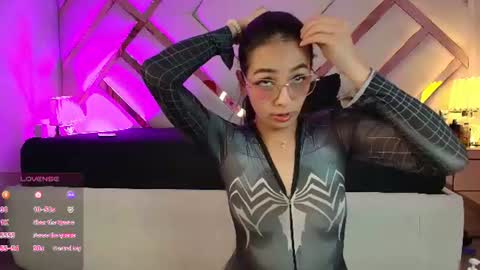 michelle_cutee_ online show from June 27, 8:04 pm
