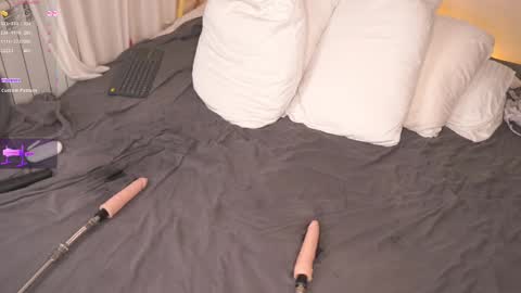 Michelle online show from March 15, 1:14 pm