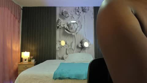 michellepreston_ online show from April 25, 12:18 pm