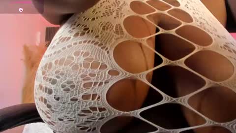 michellepreston_ online show from July 26, 12:14 pm