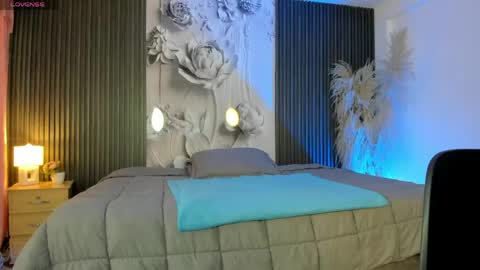 michellepreston_ online show from May 2, 12:11 pm