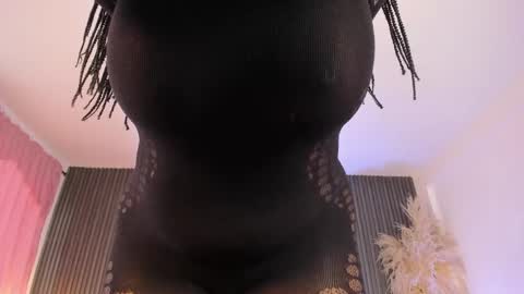 michellepreston_ online show from April 25, 1:41 pm