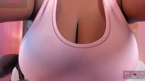 michellepreston_ online show from June 11, 12:14 pm