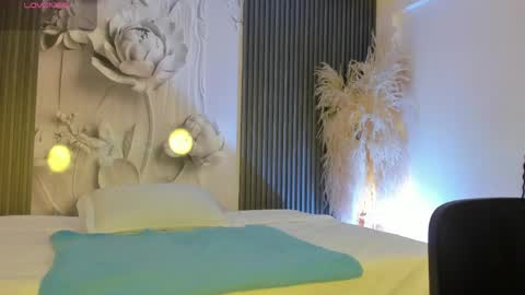 michellepreston_ online show from April 29, 12:10 pm