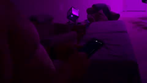 micknmall1994 online show from February 14, 6:34 am