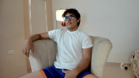 micky_luxe online show from December 17, 6:36 pm