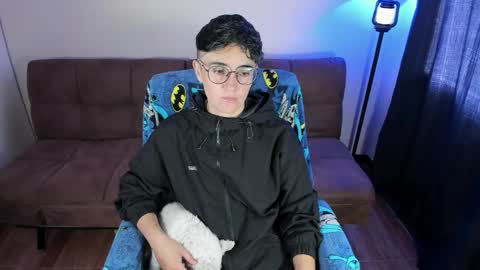 Blue online show from May 20, 3:40 pm