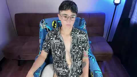 Blue online show from May 26, 3:29 pm